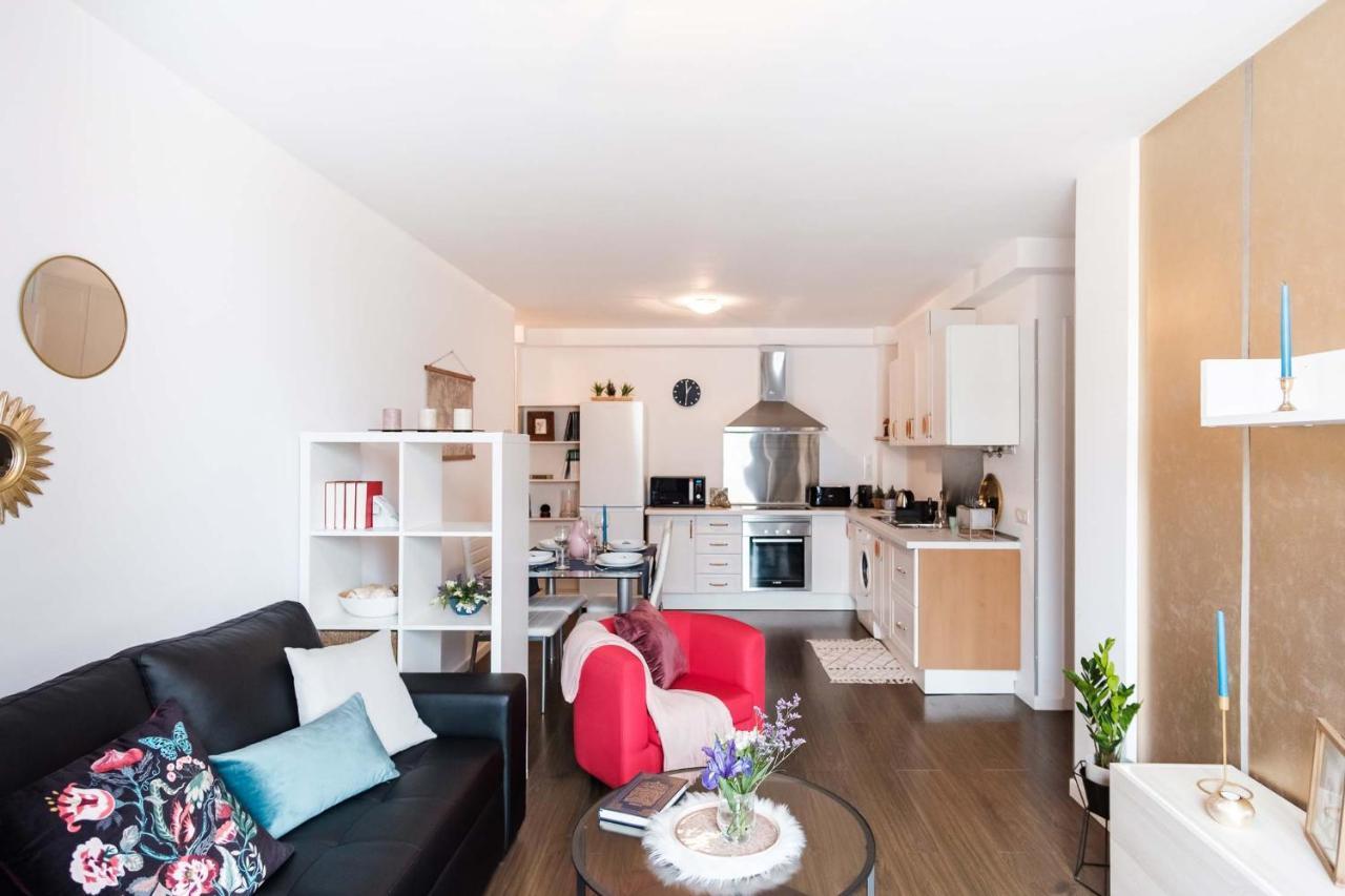 Stylish And Chic City Center Apartment With Wifi ลาลากูนา ภายนอก รูปภาพ